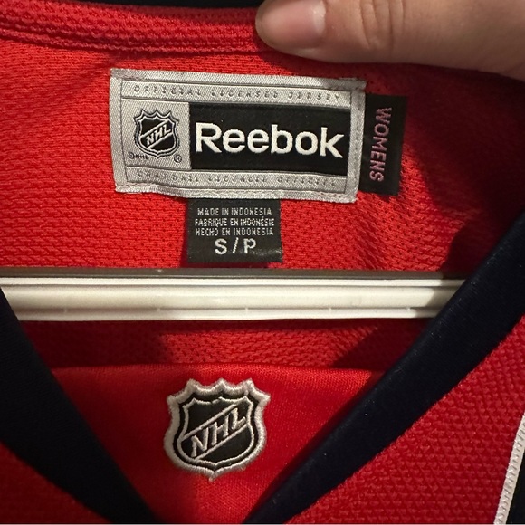 Women’s Washington Capitals Jersey - Picture 2 of 4